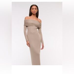 Abercrombie & Fitch off the shoulderMaxi Dress